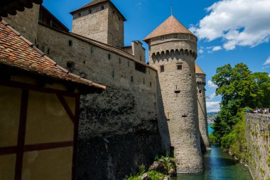 28.07.22 Switzerland. Montreux 'daki Chillon kalesinin manzarası. Güzel mimari