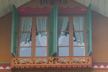 28.09.22.Switzerland. Beautiful Swiss windows in an alpine village