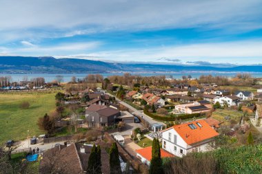 Güzel, pitoresk İsviçre kasabası Estavayer-le-Lac.