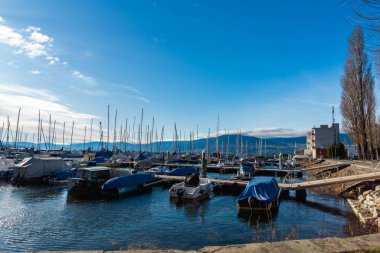 Güzel, pitoresk İsviçre kasabası Estavayer-le-Lac.