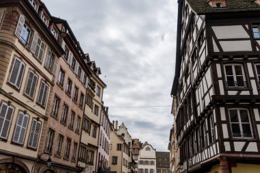 İnanılmaz güzel Strasbourg Fransa. Fransız ve şehirlerin güzel ve inanılmaz mimarisi.