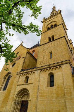 18.04.23 Switzerland. İnanılmaz güzel şehir Naschatel İsviçre. İsviçre ve şehirlerin güzel ve inanılmaz mimarisi.
