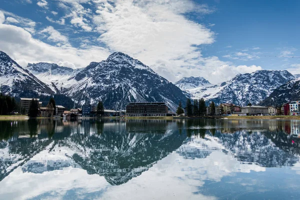 Arosa İsviçre. Alplerin güzel ve inanılmaz doğası.