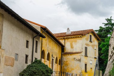 İtalya 'nın Brescia şehri. Güzel şehir, antik harabeler ve sokaklar