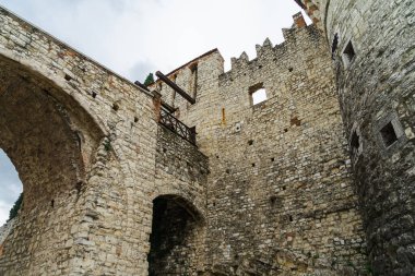 İtalya 'nın Brescia şehri. Güzel şehir, antik harabeler ve sokaklar