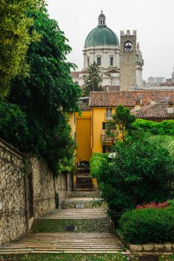 İtalya 'nın Brescia şehri. Güzel şehir, antik harabeler ve sokaklar