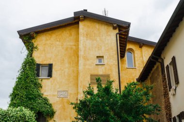 İtalya 'nın Brescia şehri. Güzel şehir, antik harabeler ve sokaklar