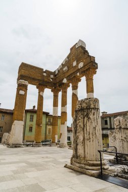 İtalya 'nın Brescia şehri. Güzel şehir, antik harabeler ve sokaklar