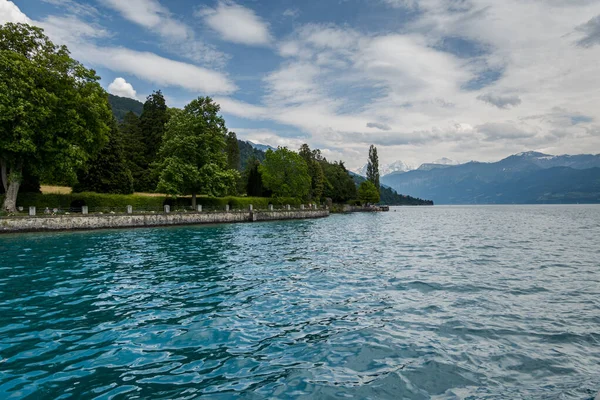 Schifffahrt Auf Dem Thunersee Der Schweiz Unglaubliche Landschaften Und Aussichten — Stockfoto