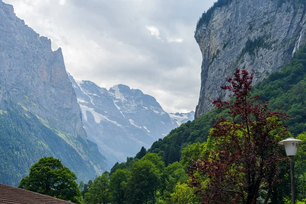 Невероятные Места Лаутербруннен Швейцарии Водопады Горы Луга Реки Красивые Пейзажи — стоковое фото