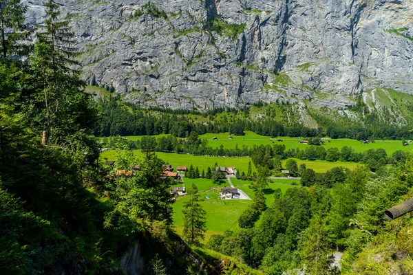 Lugares Increíbles Lauterbrunnen Suiza Cascadas Montañas Prados Ríos Hermoso Paisaje Fotos De Stock Sin Royalties Gratis
