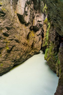 Aare Nehri Boğazı. İsviçre 'de inanılmaz bir kanyon.