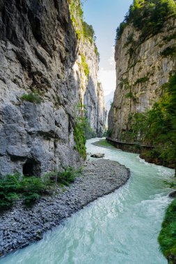 Aare Nehri Boğazı. İsviçre 'de inanılmaz bir kanyon.