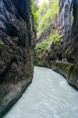 Aare Nehri Boğazı. İsviçre 'de inanılmaz bir kanyon.
