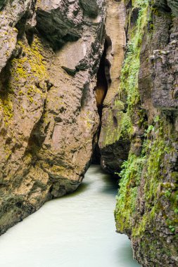 Aare Nehri Boğazı. İsviçre 'de inanılmaz bir kanyon.