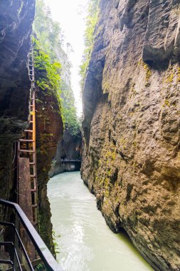 Aare Nehri Boğazı. İsviçre 'de inanılmaz bir kanyon.