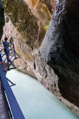 Aare Nehri Boğazı. İsviçre 'de inanılmaz bir kanyon.