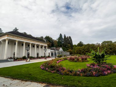 Alman şehri Baden-Baden 'in güzel mimarisi.