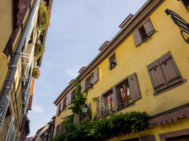 Fransa 'nın muhteşem peri masalı şehri Colmar. İnanılmaz mimari ve atmosfer