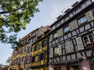 Fransa 'nın muhteşem peri masalı şehri Colmar. İnanılmaz mimari ve atmosfer