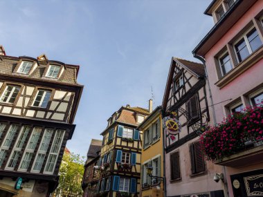 Fransa 'nın muhteşem peri masalı şehri Colmar. İnanılmaz mimari ve atmosfer