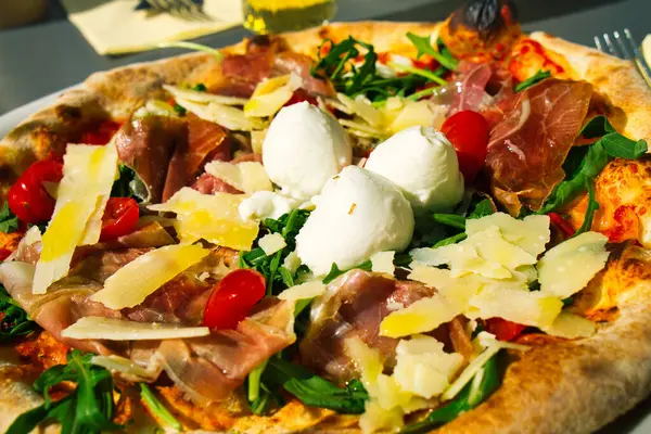 おいしいピザ フルーツ マーレ 市内のピッツェリア ストック画像