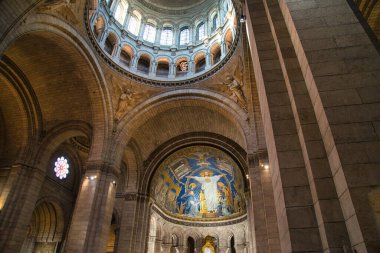 Montmartre Paris 'teki Sacr-Cur Bazilikası.
