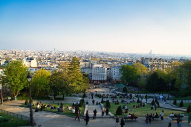 Montmartre tepesinden Paris 'in geniş panoramik manzarası