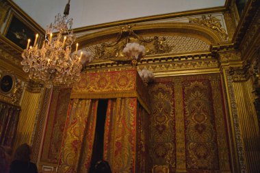 08.04.25.Paris, Fransa Versay Sarayı 'ndaki görkemli Savaş Salonu