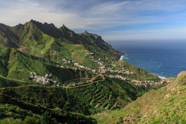 Mirador Risco Amo 'dan Azanos ve Taganana' da panoramik manzara
