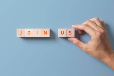 İş ilanı alımı. Bloktaki 'JOIN US' metinleriyle temsil ediliyor.