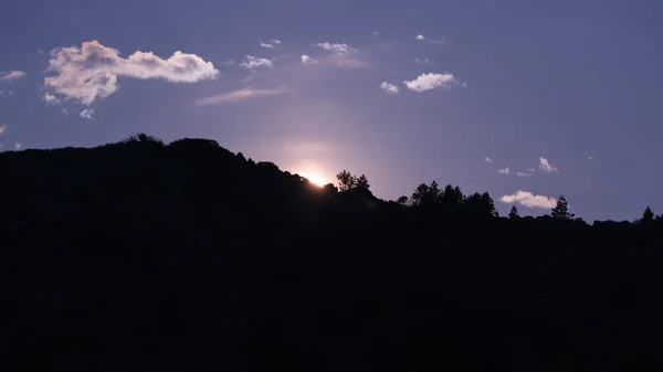 Pôr Sol Atrás Paisagem Montanhosa Das Montanhas Costeiras Croatas Início — Fotografia de Stock