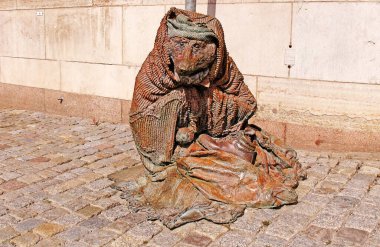 Stockholm, İsveç - 10 Haziran 2018 Evsiz Tilki Heykeli