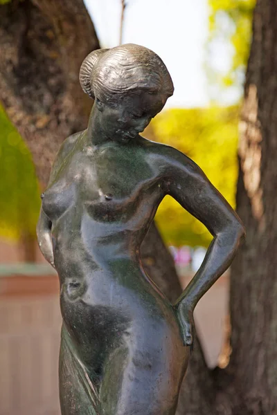 瑞典斯德哥尔摩 2023年5月24日 在公园里发现的裸体女性雕像 — 图库照片