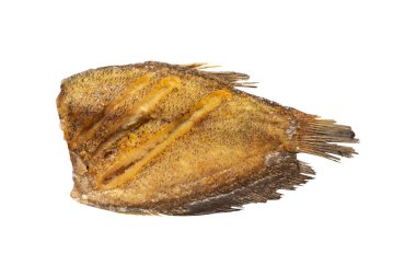 Kızarmış yılan derisi gourami balığı beyaz arka planda izole edilmiş.
