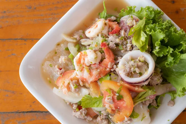 Karışık Deniz Mahsullü Baharatlı Vermicelli Salatası Tayland Yemeği — Stok fotoğraf
