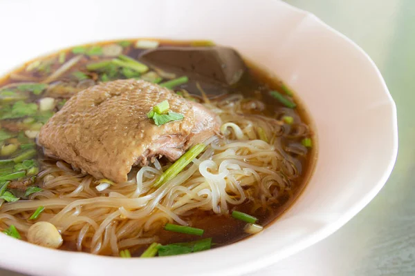 Тонкий Суп Рисовой Лапшой Уткой Китайская Еда — стоковое фото