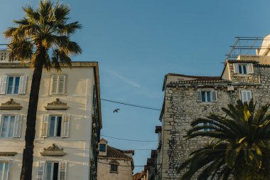 Güneşli bir günde Split kasabasının muhteşem manzarası. Hırvatistan 'da seyahat hedefi.
