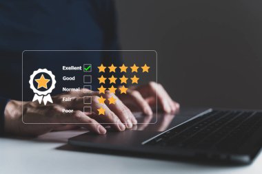 Mutlu müşteri ya da müşteri en iyi ürün performansını ve mükemmel hizmet kalitesi geri bildirimini gözden geçirir. Şirket veya şirket için olumlu itibar anketi, iyi değerlendirme notu ve sıralama