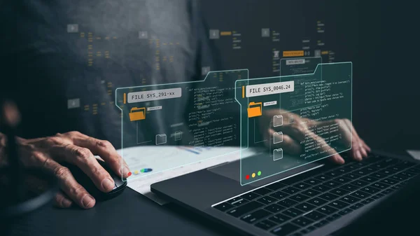 Dizüstü bilgisayarlı yazılım geliştirici ya da programcı kodlama programı. Zeka yeniliği yarat. Bilgisayar programlama, geliştirme yazılım mühendisi ve mimarisi, dijital veri teknolojisi yönetimi,