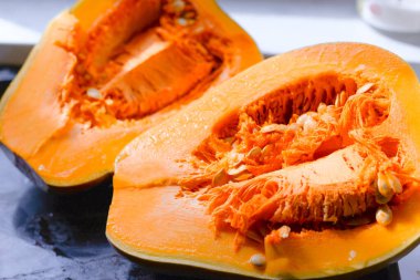 Portakal dilimli kabak tohumlu.