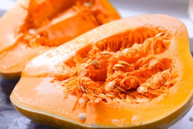 Portakal dilimli kabak tohumlu.