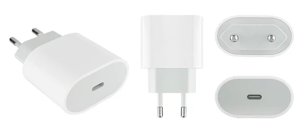 Telefon için güç adaptörü izolasyonda beyaz bir arkaplanda