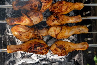 Izgarada tavuk şiş, ızgara.