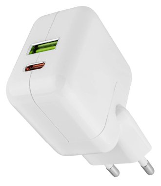 Telefon için güç adaptörü, beyaz renk, izolasyonda beyaz arkaplan üzerine