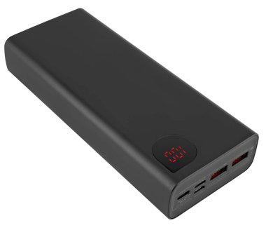 Telefonunuzu izolasyonda beyaz arkaplanda şarj etmek için taşınabilir dış batarya