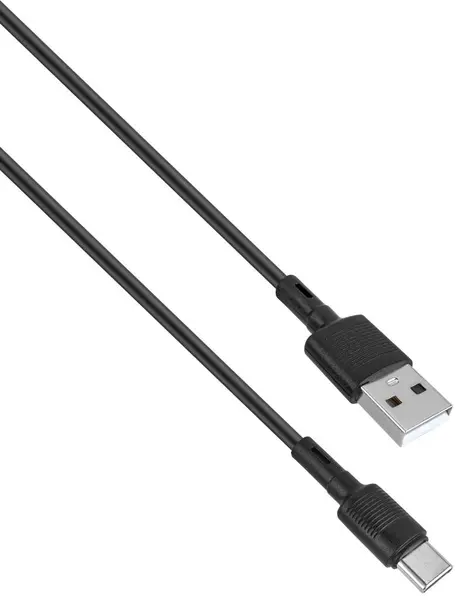 Beyaz arkaplanda yalıtılmış USB ve Tip-C bağlantısına sahip kablo