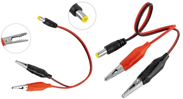 Elektrik bağlantısı kablosu, timsahlar, izolasyonda beyaz arkaplan.