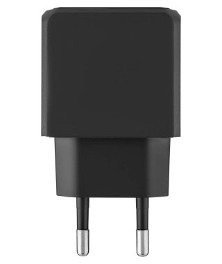 Akıllı telefonları şarj etmek için siyah renkli güç adaptörü. Günlük kullanım için kompakt ve uygun tasarım.
