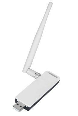 USB ve harici antenli beyaz Wi-Fi adaptörü. Beyaz arka planda. Dizüstü bilgisayarlar, masaüstü bilgisayarlar ve sabit bağlantılar için uygundur.